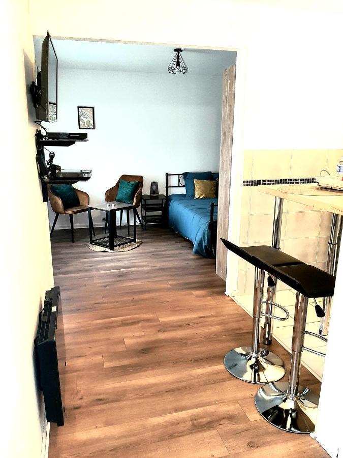 Le Petit Charmeur, Parking, Wifi, Gare Apartment Flers  Exterior photo
